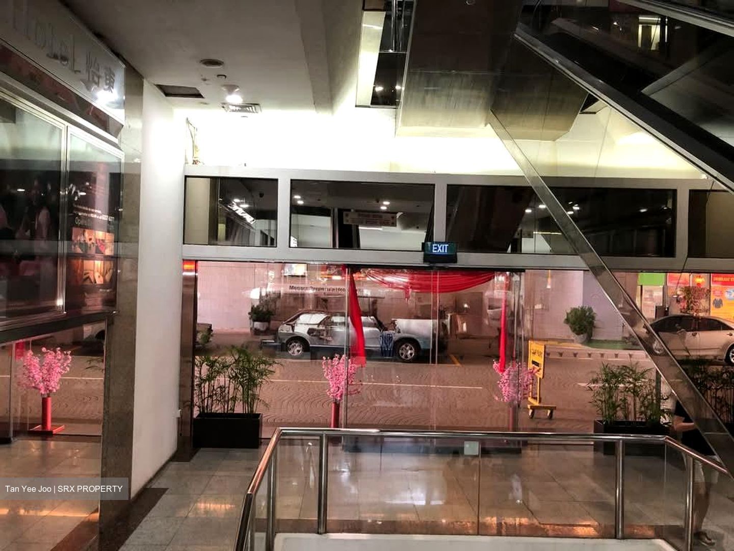 Excelsior Shopping Centre (D6), Shop House #581132441